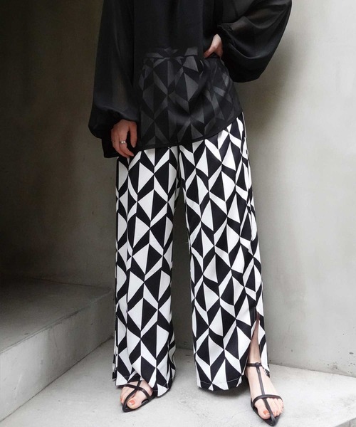 CORNERS（コーナーズ） パンツ 幾何学柄サイドスリットパンツ
