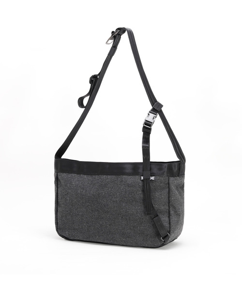 CHROME ニュースペーパー メッセンジャーバッグ BLACK CH325 CHROME ニュースペーパー メッセンジャーバッグ BLACK CH325
