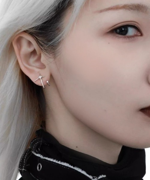 B.I.D. ピアス 「クロスモチーフ アクリルストーンペアピアス Y2K（MA