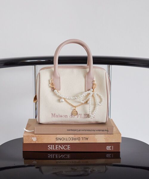 Maison de FLEUR（メゾンドフルール） ボストンバッグ チャーム付き