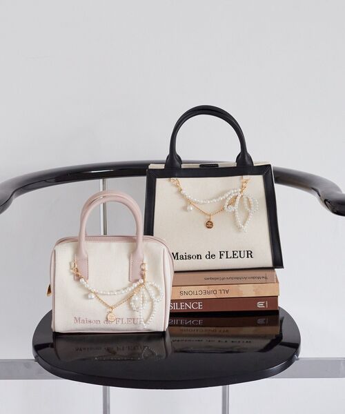 Maison de FLEUR（メゾンドフルール） ボストンバッグ チャーム付き