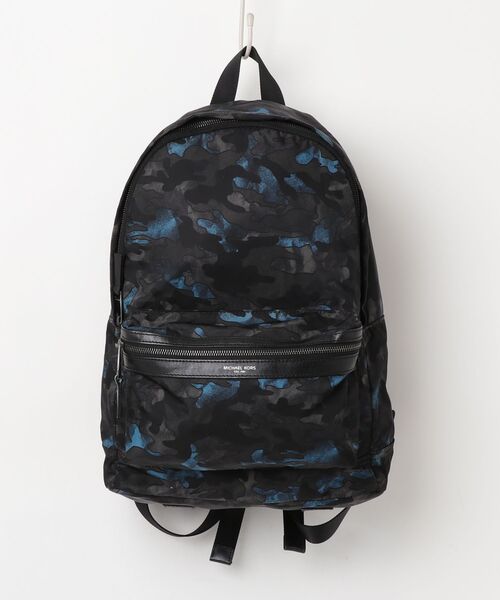 ブラック・カモフラージュ リュック MICHAEL KORS（マイケルコース） カモフラージュリュック - ブラック