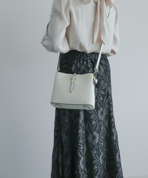 SAISON DE PAPILLON ショルダーバッグ バッグ 「高評価」牛床革