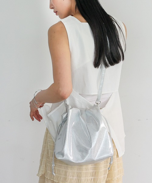 未使用 タッセル付き メタリックシルバー ショルダーバッグ 楽天市場】グッチ 141976の通販