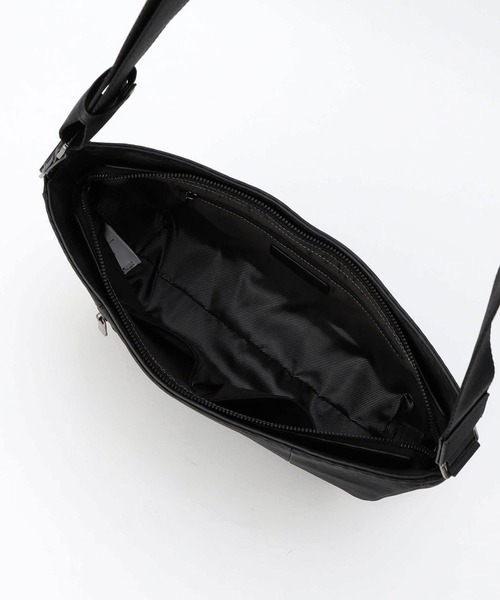 【極美品】MONSIEUR NICOLE ムッシュニコル　ショルダーバッグ　黒 MONSIEUR NICOLE ショルダーバッグ レザーショルダーバッグ