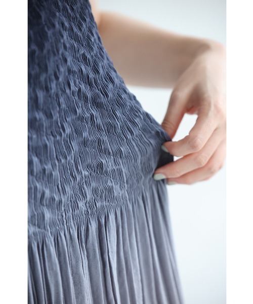 cawaii ワンピース 染まりゆくグラデーションのランダム裾プリーツ