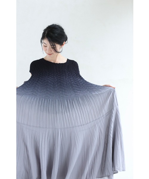 cawaii ワンピース 染まりゆくグラデーションのランダム裾プリーツ