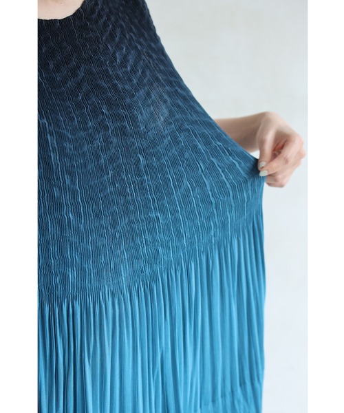 cawaii ワンピース 染まりゆくグラデーションのランダム裾プリーツ