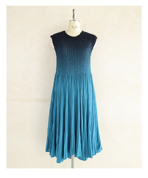 cawaii ワンピース 染まりゆくグラデーションのランダム裾プリーツ