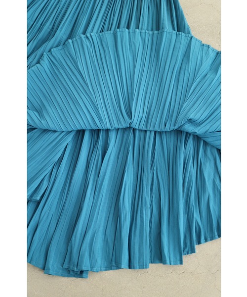 cawaii ワンピース 染まりゆくグラデーションのランダム裾プリーツ