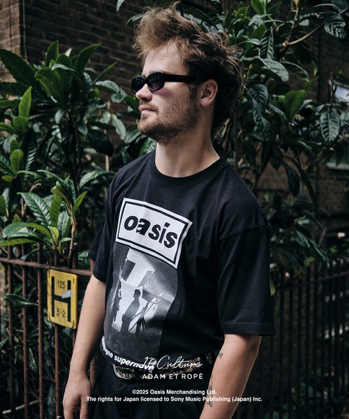 Oasis oasis go let it out Tシャツ Oasis - Go Let It Out T-Shirt. Oasis.