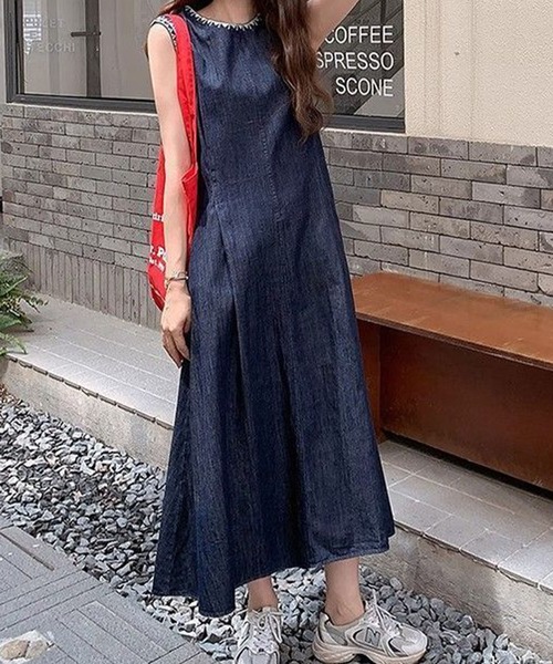 ワンピース デニム刺繍ポイント Aラインノースリーブワンピースの画像