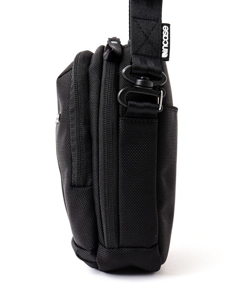 incase（インケース） ショルダーストラップ ショルダーバッグ