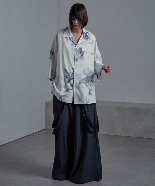cussil（クシル） シャツ 「cussil/クシル」フラワーパターンドレープ