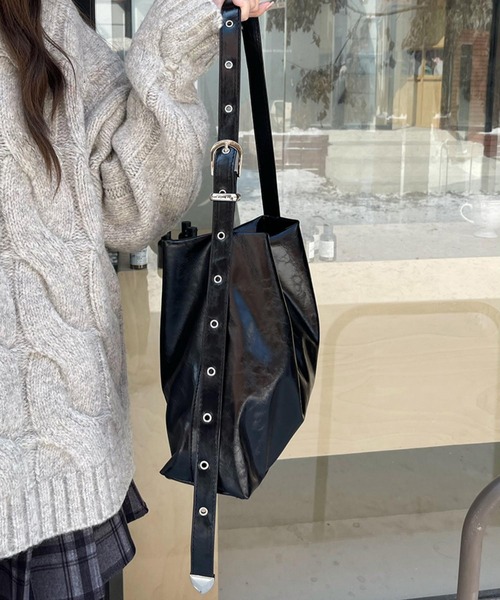 LA VORAGINE（ラ ヴォラジネ） ショルダーバッグ バッグ フェイク