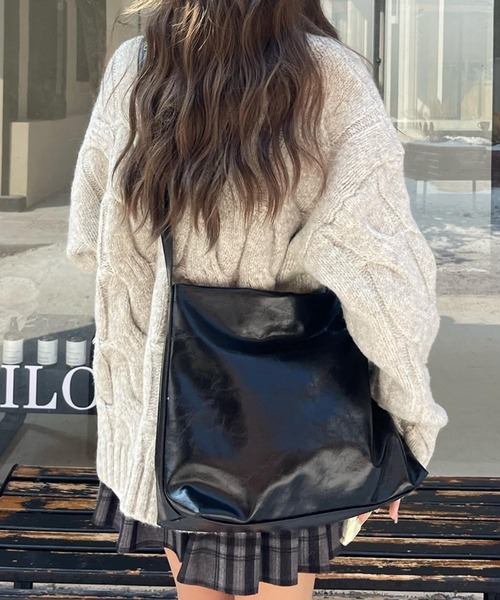 LA VORAGINE（ラ ヴォラジネ） ショルダーバッグ バッグ フェイク