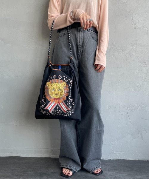 バーバリー　ブルーレーベル　トートバッグ　刺繍ロゴ ナイロン　革 Ball＆Chain トートバッグ 「BALL＆CHAIN/ボールアンドチェーン