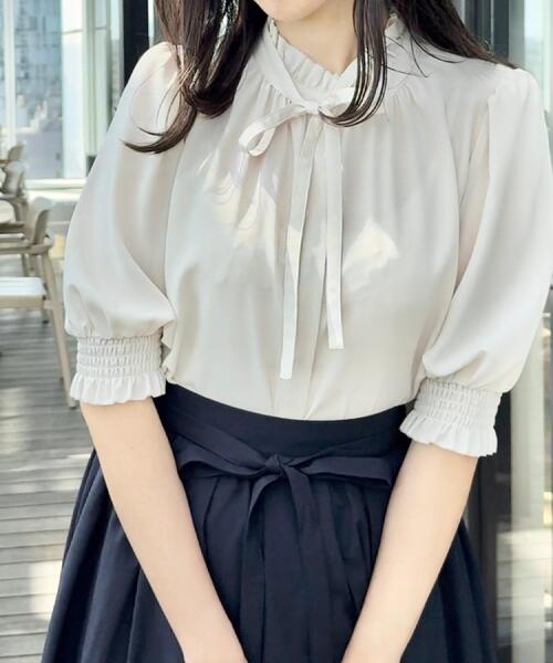 新品未使用 シャロンワコブ リボン付ジップアップシルク製ブラウス Couture Brooch ブラウス シャツ 「5分袖・通勤」リボンタイ付き