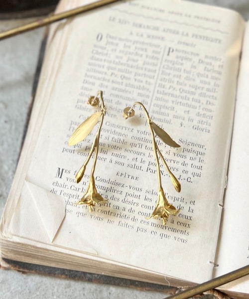 m.soeur（エムスール） ピアス ユリのピアス レディース : ZOZOTOWN