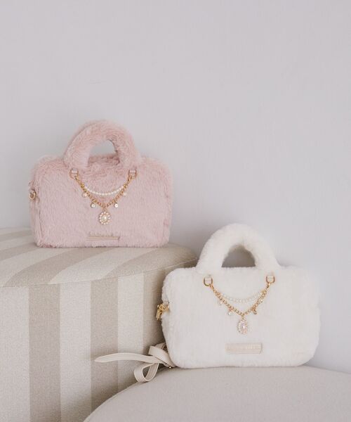 Maison de FLEUR(メゾンドフルール) ボストンバッグ チャーム付き Maison de FLEUR(メゾンドフルール) ボストンバッグ チャーム付き