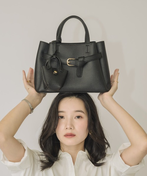NEUNA（ヌナ） ショルダーバッグ バッグ ミニバッグチャーム付きノット