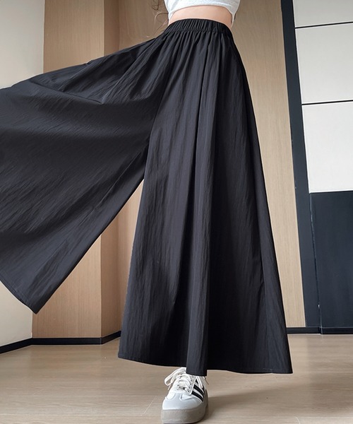 黒いガウチョパンツ ゴム入りウエスト ボタン付き　シワ加工　ワイズ DAY CLOSET ワイドパンツ パンツ 「ウエスト幅広ゴム/タック入り