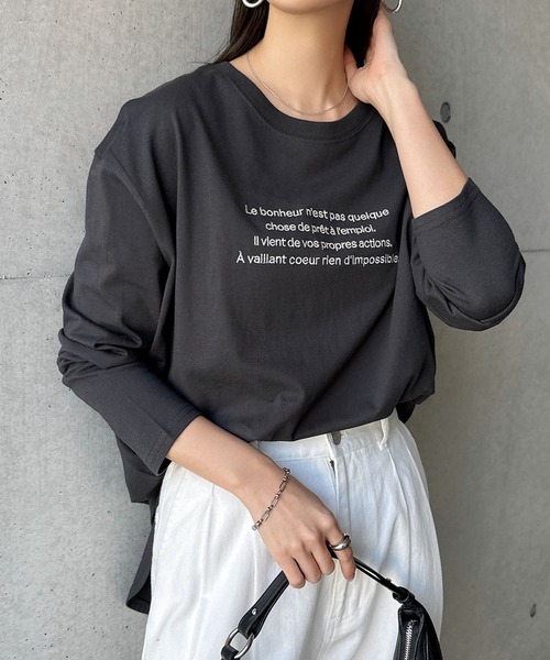 新品未使用　エンブロイダリーロゴTシャツ　PNK SACRA＞エンブロイダリー ロゴ Tシャツ