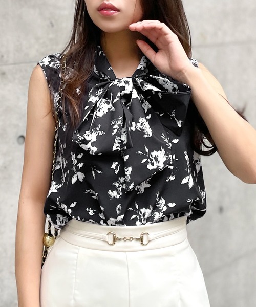 Julia Boutique ブラウス シャツ ノースリーブ花柄ボウタイ