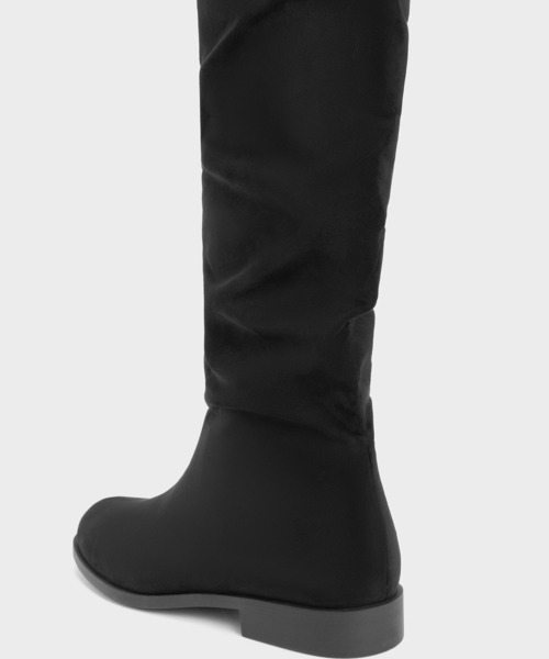 定価17,900チャールズアンドキース　ロングブーツ CHARLES & KEITH チャンキープラットフォーム ロングブーツ 【再入荷