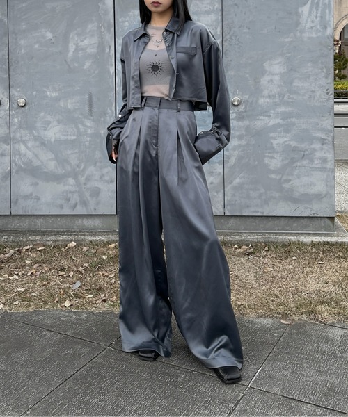 サテンクロップドブラウス(black) セール】【LVEU.】サテンクロップドシャツ / トップス シャツ サテン