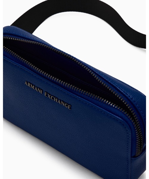 未使用　EMPORIO ARMANI ショルダーバッグ ポーチ付　ブルー ブルー（青）系 EMPORIO ARMANI(エンポリオアルマーニ