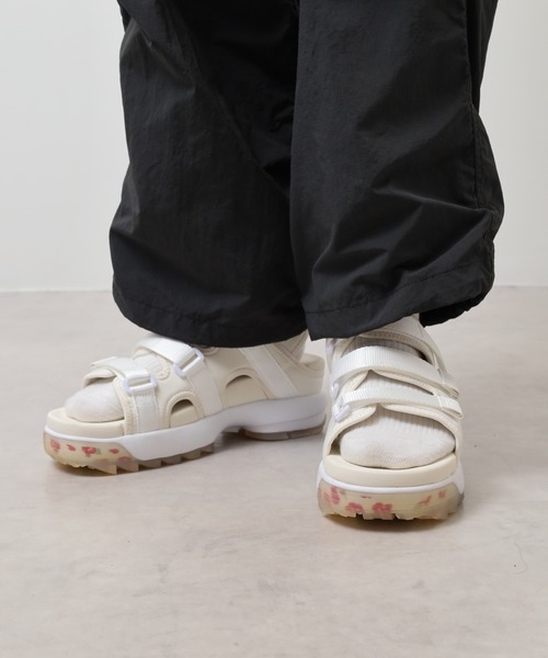 厚底サンダル☆ FILA DISRUPTOR SD Puffy 兼用☆国内発送 人気！ 厚底サンダル☆ FILA DISRUPTOR SD Puffy 兼用☆国内発送 人気