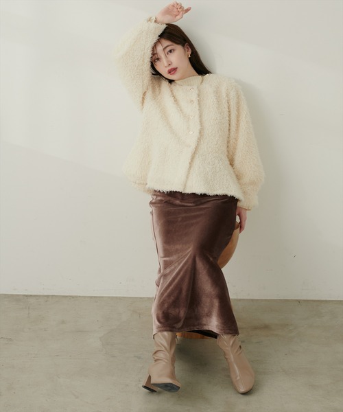 新品トラッツォドンナ　ノーカラーペプラムカーディガン　ジャケット natural couture ジャケット ノーカラージャケット ペプラムボア