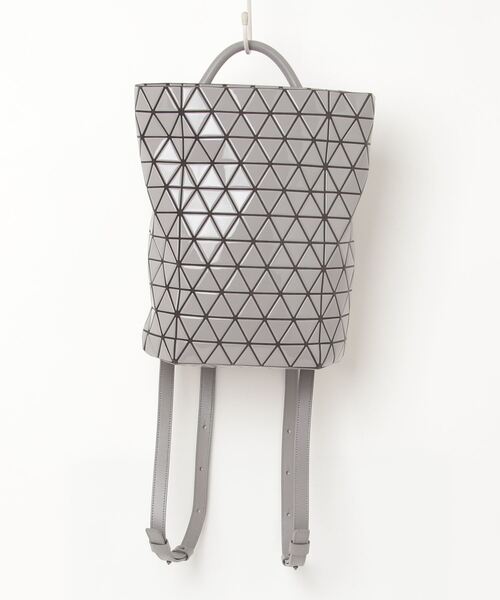 ISSAY MIYAKE FLAT PACK BAOBAO リュック　グレー FLAT PACK – ISSEY MIYAKE ONLINE STORE