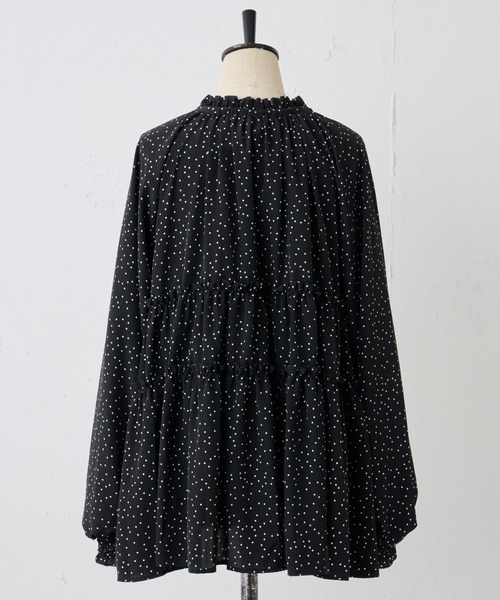 BEARDSLEY ブラック フリル長袖トップス 新品未使用 BEARDSLEY ブラック フリル長袖トップス 新品未使用