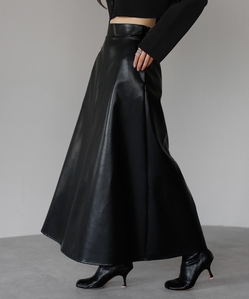 美品　ロエベ　黒いフレアスカート ひざ丈 レザー紐　y16 ENC ロング スカート fake leather high waisted flare skirt