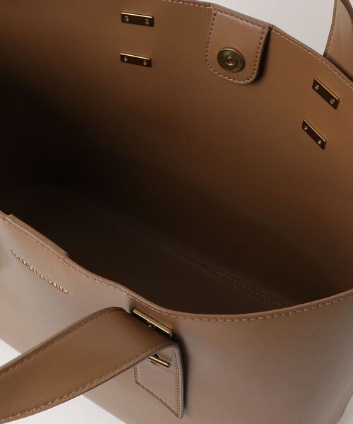 「CHARLES & KEITH」 ハンドバッグ L カーキ レディース_画像4
