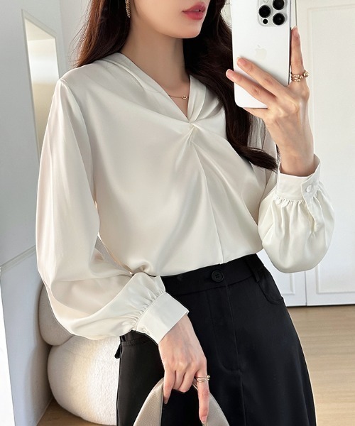 COCOMOMO ブラウス シャツ 上品な艶感でオケージョンにも ツイスト