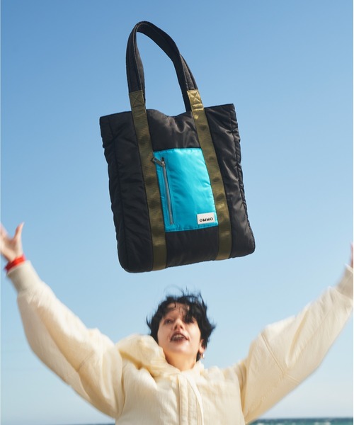 OMMO（オーエムエムオー） トートバッグ PADDED NYLON TOTE BAG