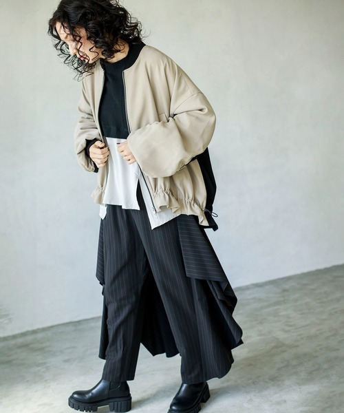 「OSMOSIS」 「loaf」パンツ ONE SIZE グレー レディースの画像