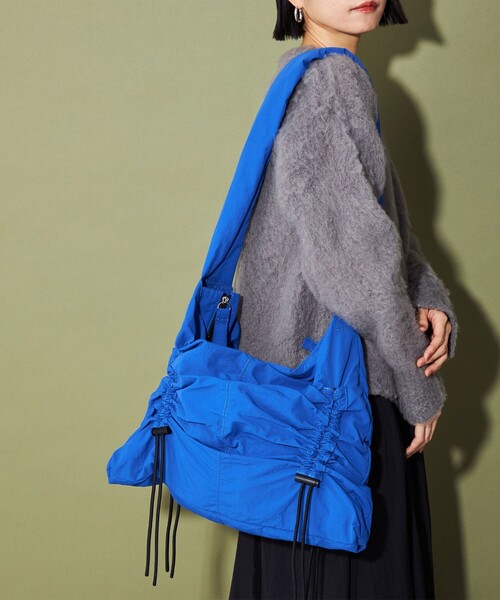 URBAN OUTFITTERS☆ビッグスター パイプトリム ショルダーバッグ URBAN OUTFITTERS☆ビッグスター パイプトリム ショルダーバッグ