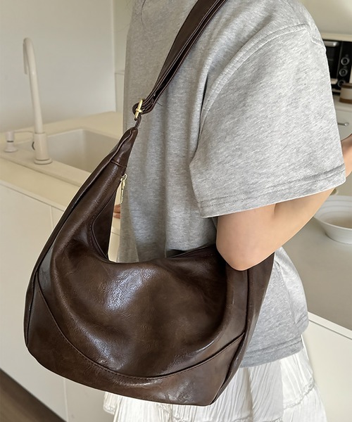 ♡大きい♡ ゴールドブラック♡ショルダーバッグ 30センチノベルティ Port（ポート） ショルダーバッグ バッグ 「 」クラシック調 ベルト