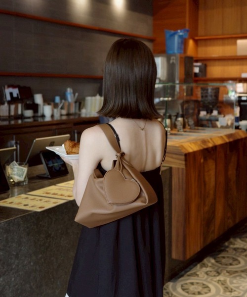 EFOLE（エフォル） ハンドバッグ 「mayu×EFOLE コラボ」Shrink bag