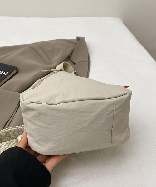 FreeZone ショルダーバッグ ナイロン三角スリングバッグ メンズ