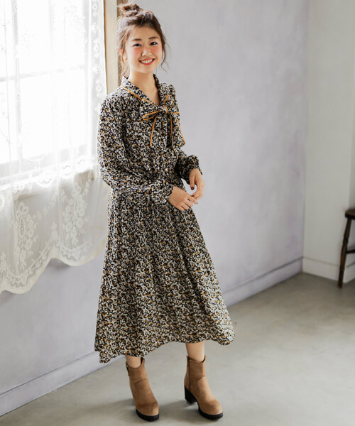 「OLIVE des OLIVE」 長袖ワンピース FREE ベージュ レディース_画像4