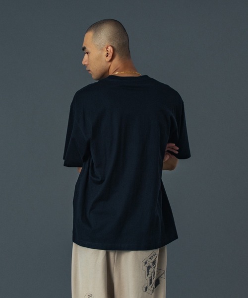 XLARGE（エクストラ ラージ） tシャツ EMBOSSED STANDARD LOGO S/S TEE