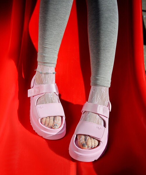 UGG Australia（アグオーストラリア） 厚底 ugg サンダル UGG(R