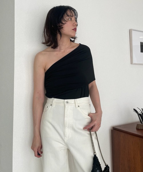 Henon. tシャツ カップインワンショルダーボディスーツ レディース