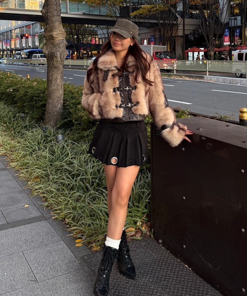 TRIPPNYC アイレットデザイン黒ミニスカートTRIPPNYC アイレット