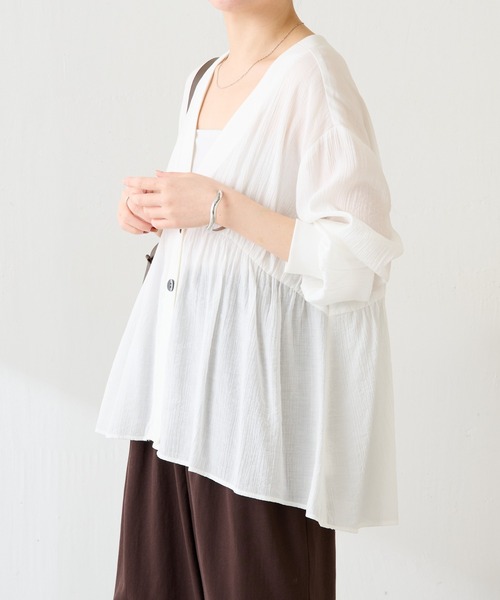 ブラウス シャツ 体型カバー/軽量/夏にも羽織れるギャザー切替シアーシャツカーディガン/WEB限定カラー展開 レディースの画像